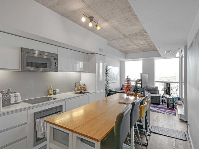 1027 - 20 Minowan Miikan Lane