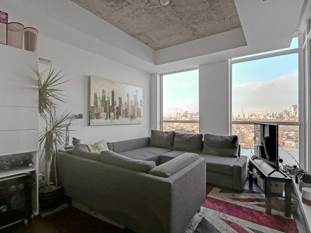 1027 - 20 Minowan Miikan Lane