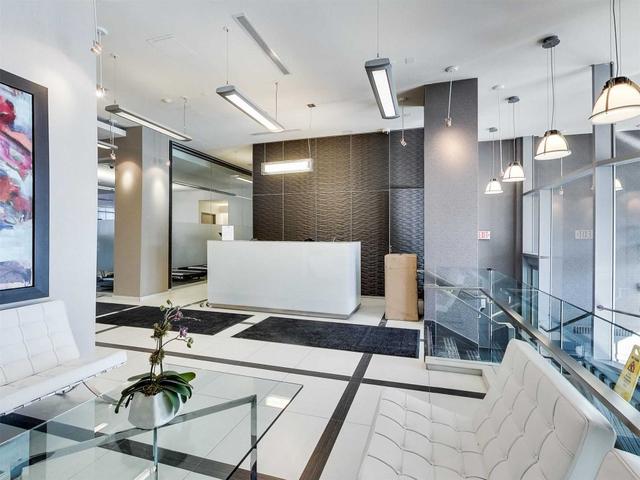 102 - 380 Macpherson Ave