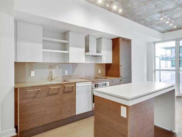 625 - 1030 King St W