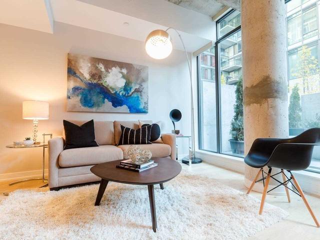 106 - 461 Adelaide St W