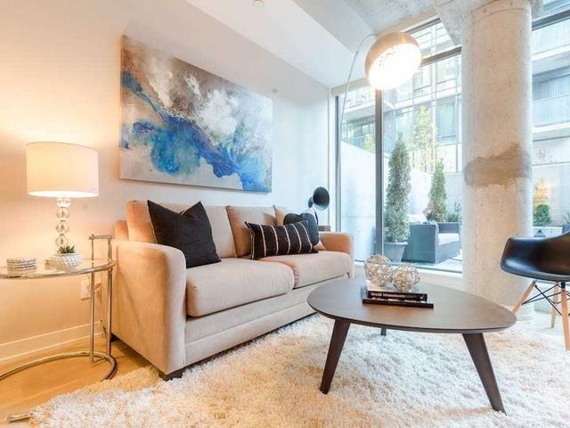 106 - 461 Adelaide St W