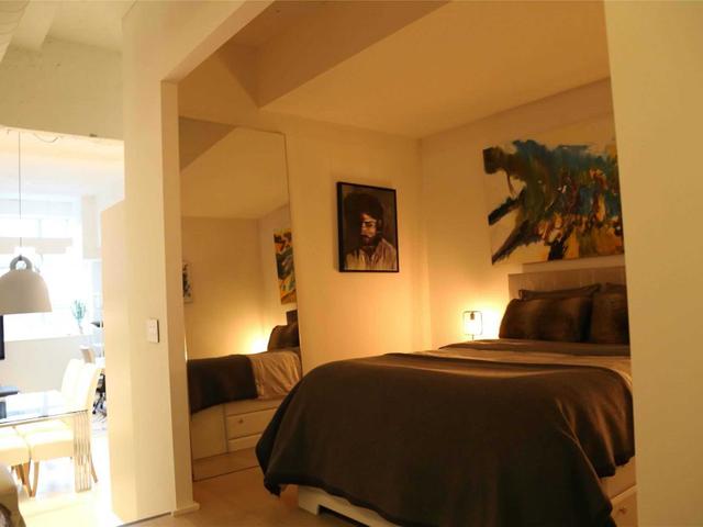 1037 - 155 Dalhousie St