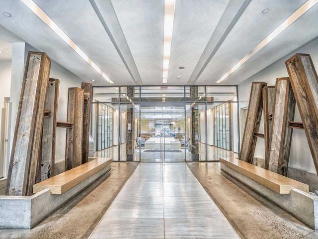 PH4 - 1030 King St W