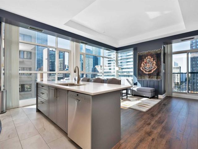 807 - 8 Wellesley St E