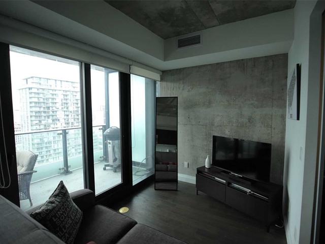 2702 - 224 King St W