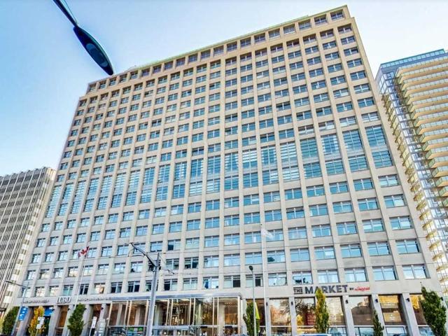1218 - 111 St Clair Ave W