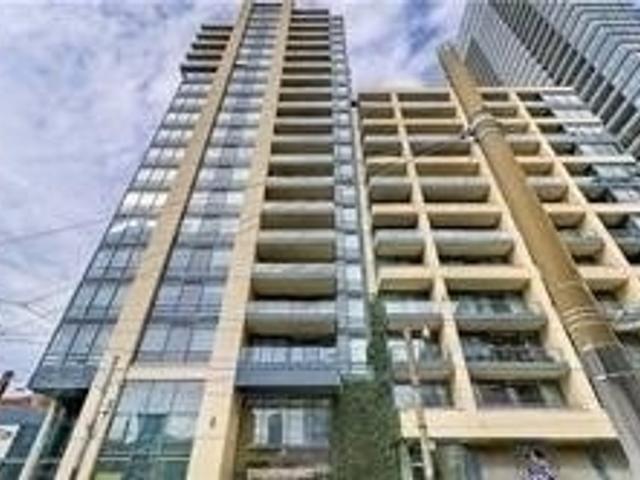 704 - 438 King St W