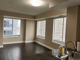 3006 - 35 Balmuto St