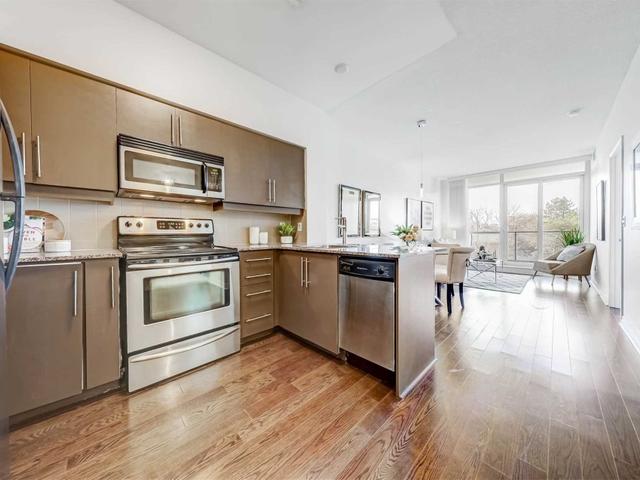 318 - 2885 Bayview Ave
