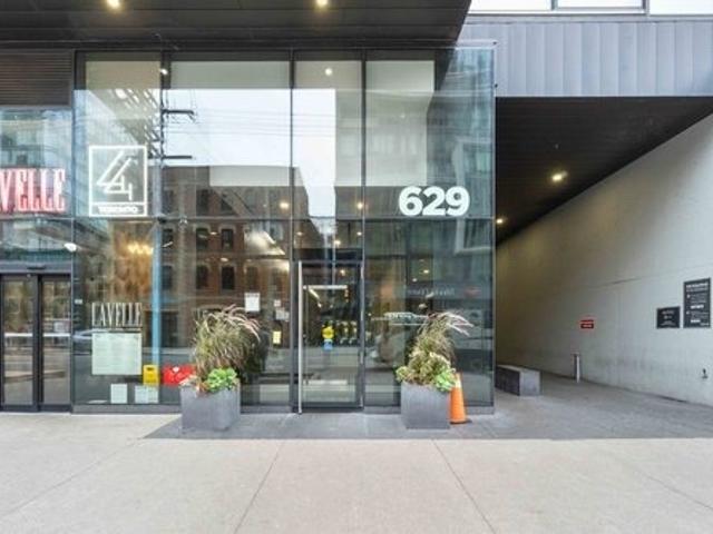 1015 - 629 King St W