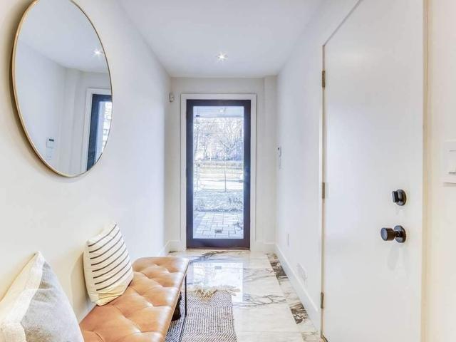 143 Chaplin Cres