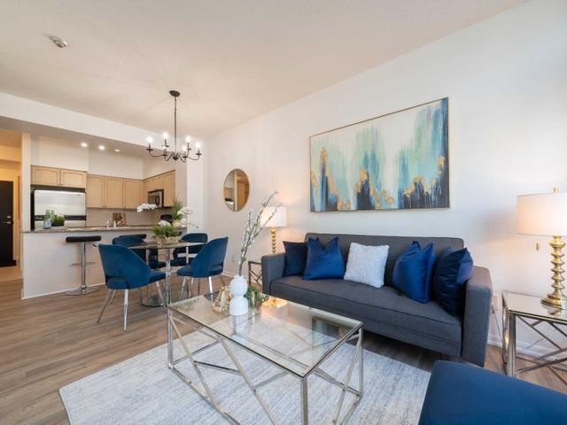 214 - 231 Fort York Blvd