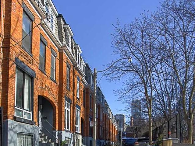 2 Monteith St