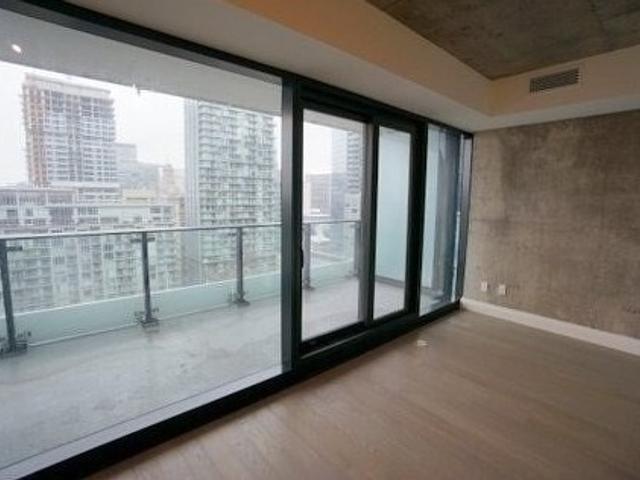 1102 - 224 King St W