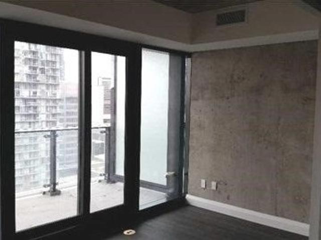 1102 - 224 King St W