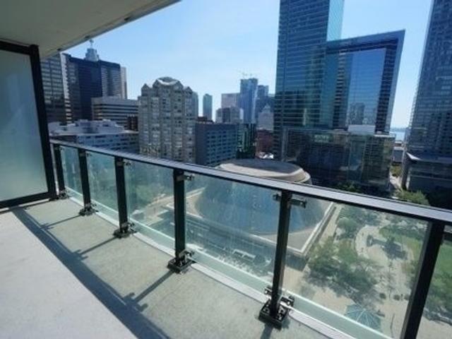 1807 - 224 King St W