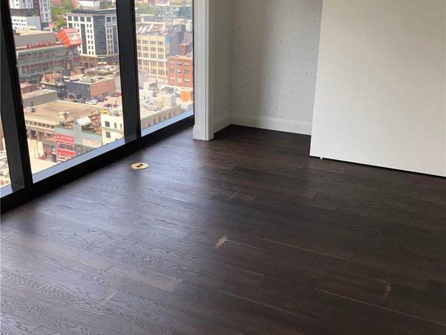 1807 - 224 King St W