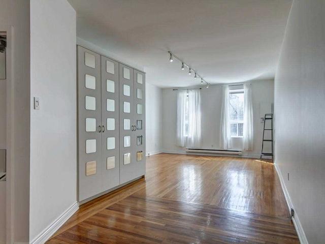 2nd Fl - 1114 Queen St W