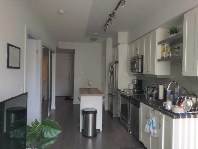 217 - 525 Adelaide St W