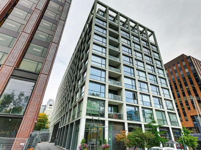 922 - 39 Brant St