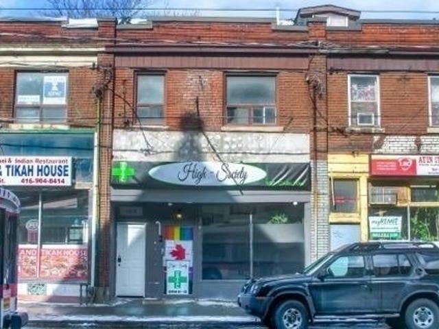 2 - 180 Carlton St S
