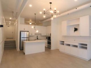 203 - 766 King St