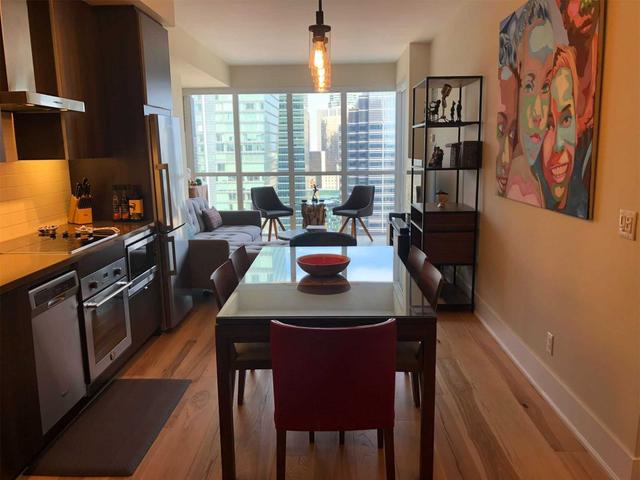 3906 - 300 Front St W