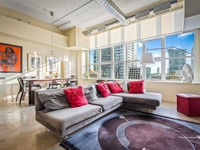 1052 - 155 Dalhousie St