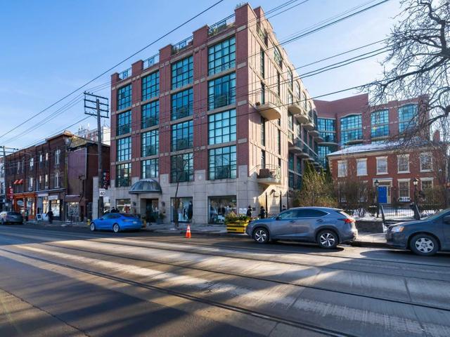 411 - 901 Queen St W