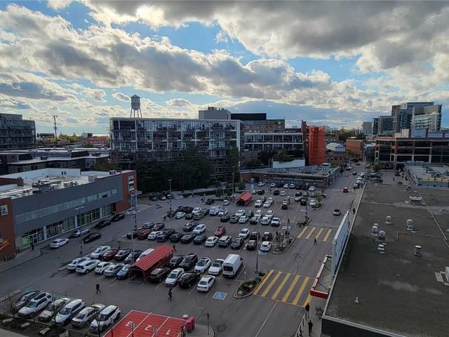 810 - 125 Western Battery Rd