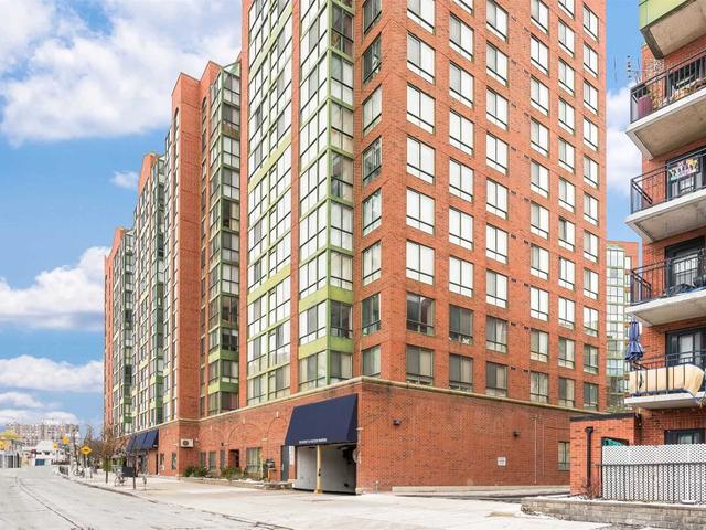 1102 - 801 King St W