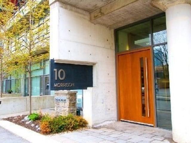 802 - 10 Morrison St