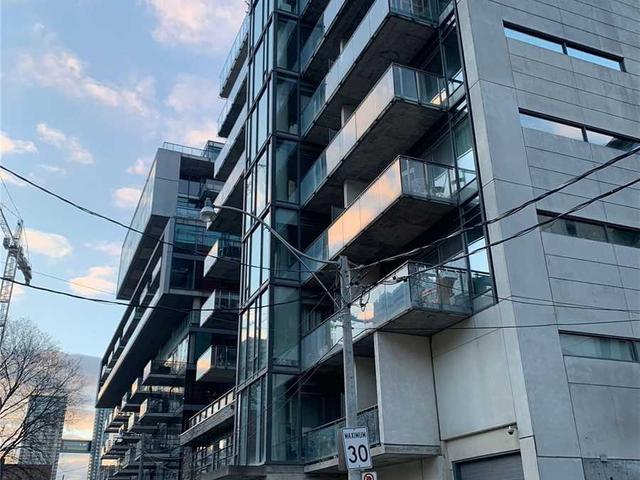 802 - 10 Morrison St