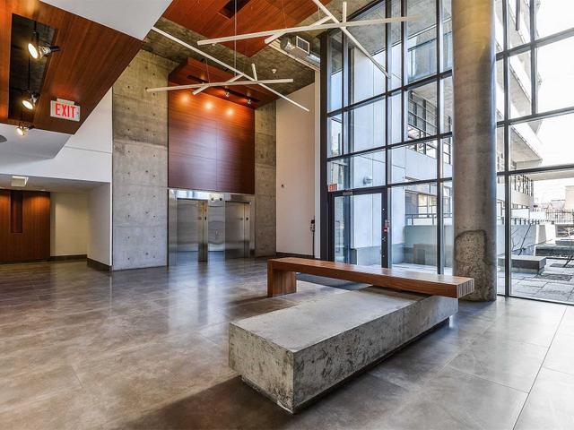 802 - 10 Morrison St