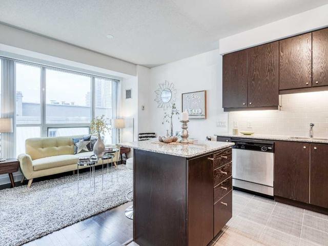 901 - 38 The Esplanade