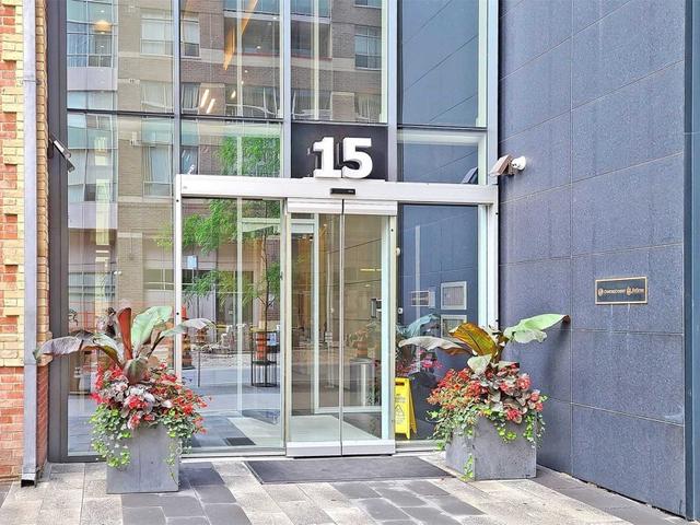 502 - 15 Grenville St