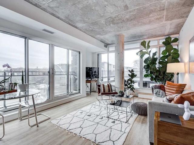 213 - 205 Manning Ave