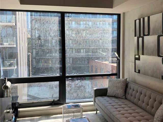 403 - 458 Richmond St W