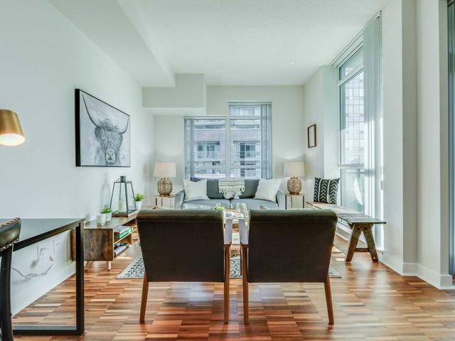 608 - 1171 Queen St W