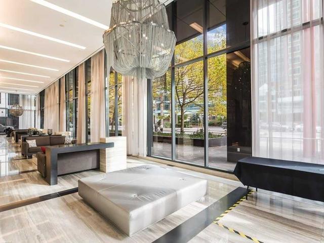 609 - 110 Charles St E