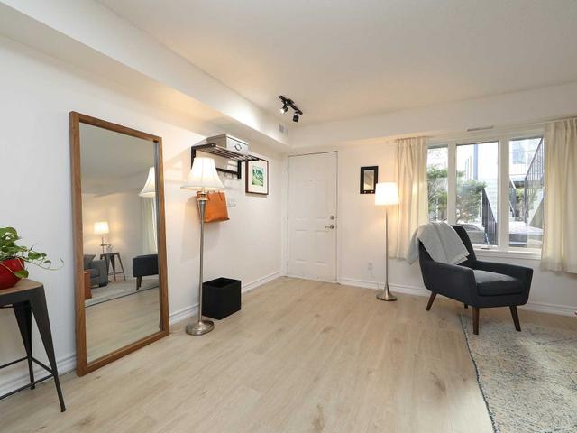 TH 43 - 208 Niagara St