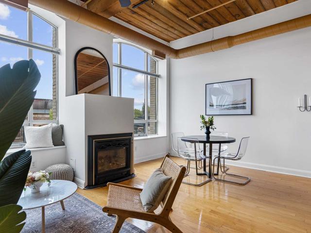 315 - 993 Queen St W