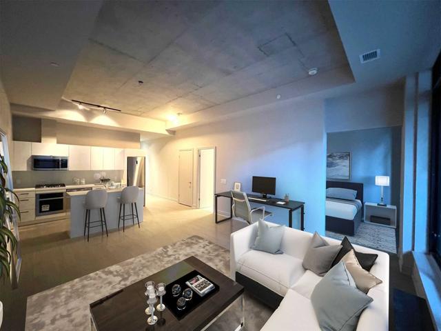 214 - 608 Richmond St W