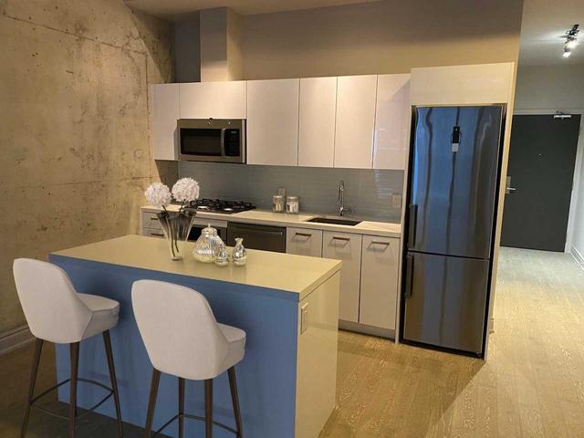 214 - 608 Richmond St W