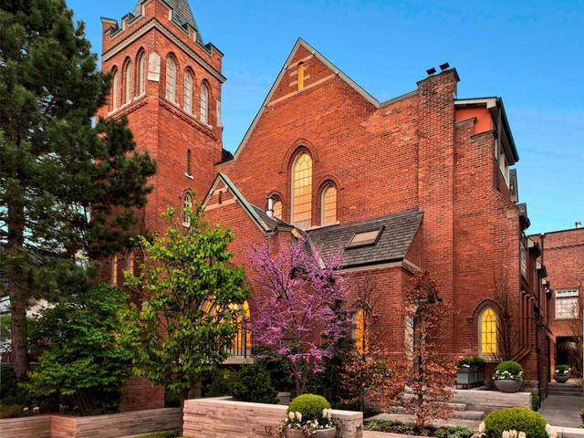 TH5 - 12 Macpherson Ave