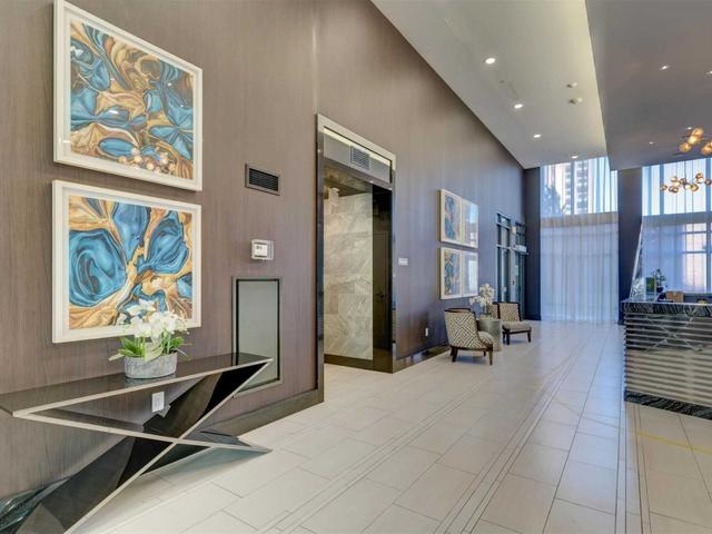 2102 - 400 Adelaide St E