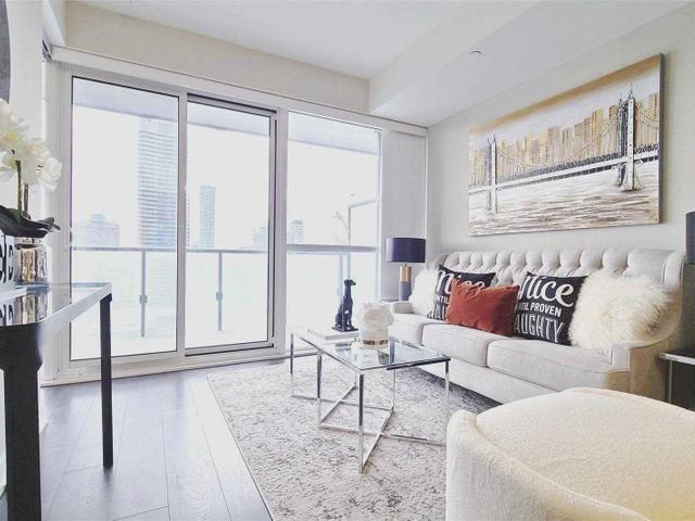 #3405 - 15 Grenville St