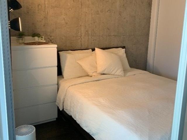 1602 - 224 King St W