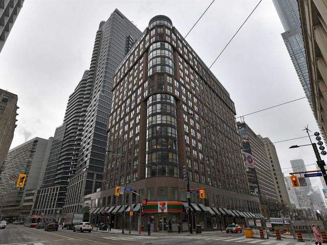 512 - 7 Carlton St